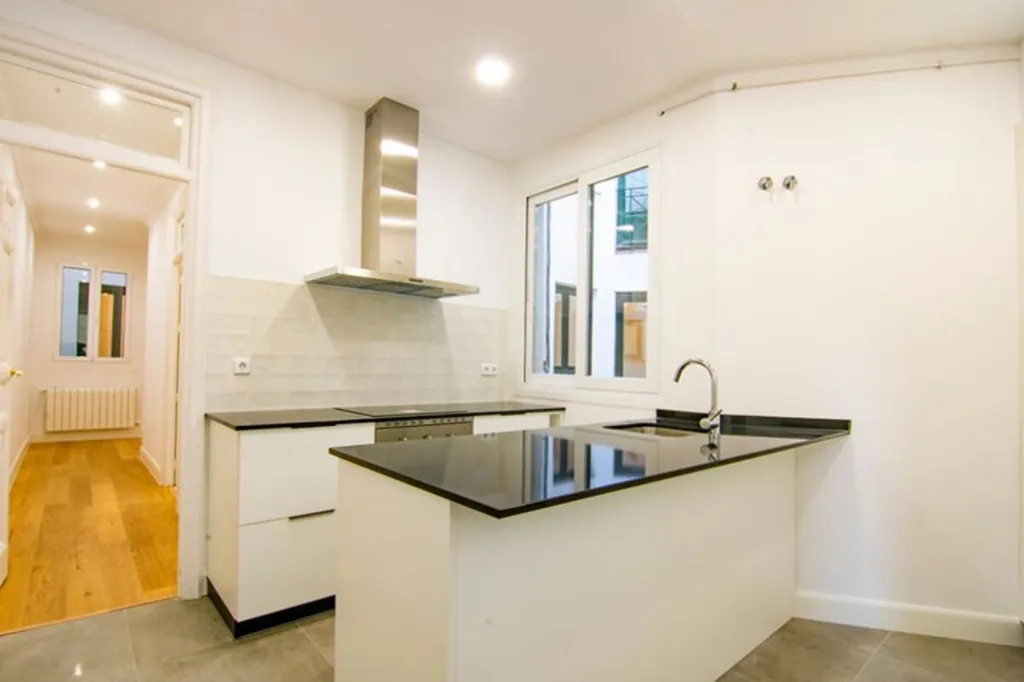Köök - Charming Flat with Balcón in Madrid's Centro