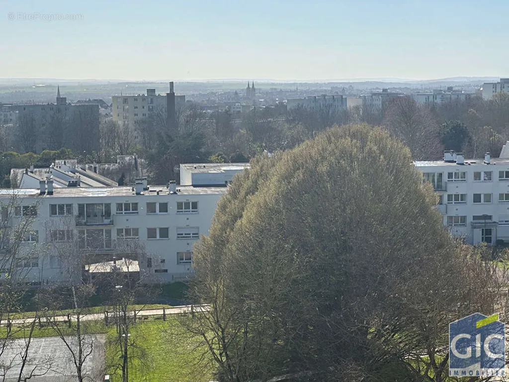 Õhuvaade - Large 2-Bed Flat with Panoramic View in Herouville