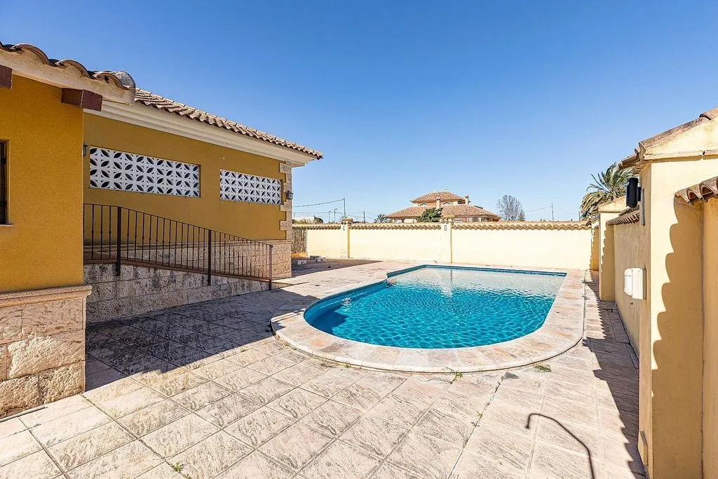 Pool - Chalet with Andalusian Patio in Barriomar