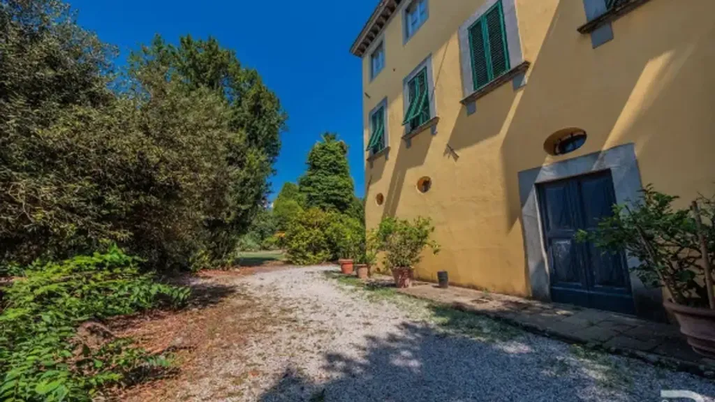 Välivaade - Historic Villa with Garden in Lucca