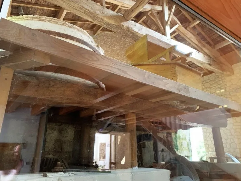 Pièces - Moulin Rénové avec Piscine et Parc près de Niort