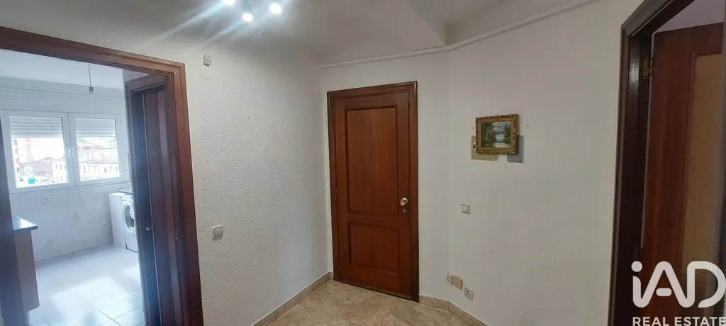 Esik - Spacious Apartment with Terraced Views in La Robla