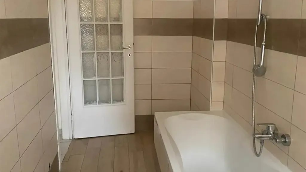 Vannitoad - Triplex with Balcony in Vigevano