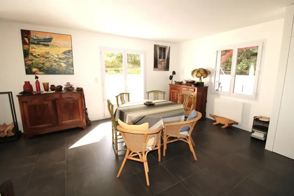 Salle à manger - Villa Luxueuse avec Jardin à Ciboure