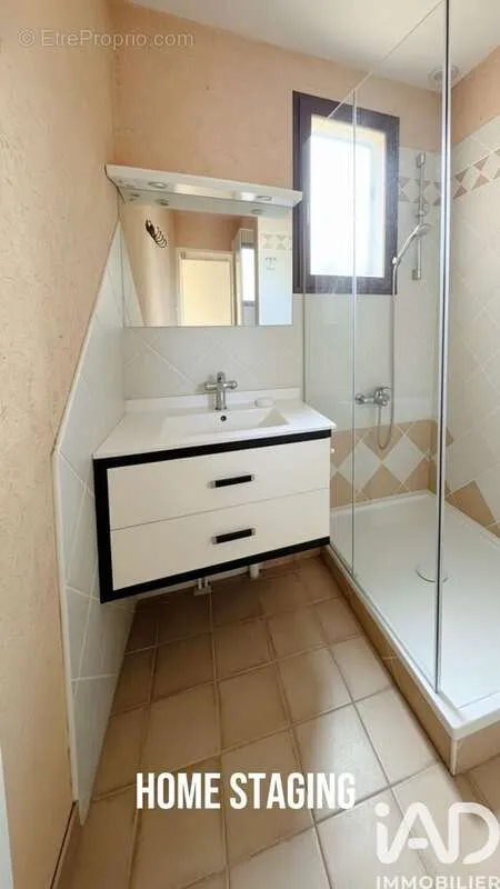 Bathrooms - Detached House with Garden in Buxerolles