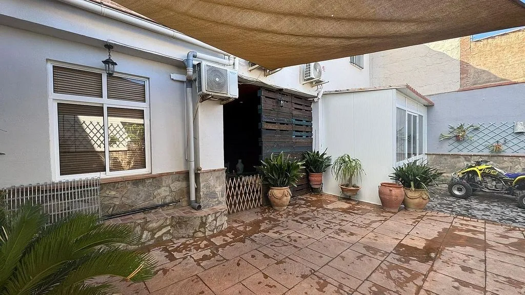 Aed - Chalet with Terrace in Riogordo
