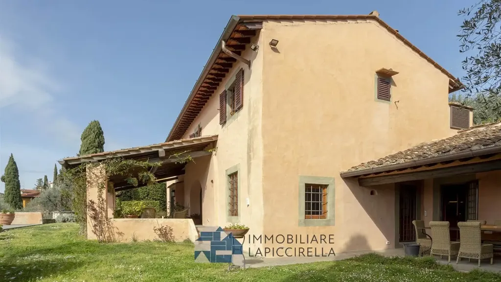Extérieur - Conservatively Reworked Villa with Olive Grove in Settignano