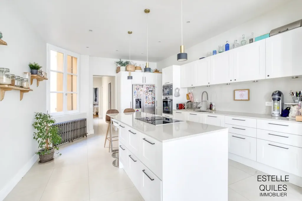 Kitchen - Historic 5-Piece Apartment in Versailles