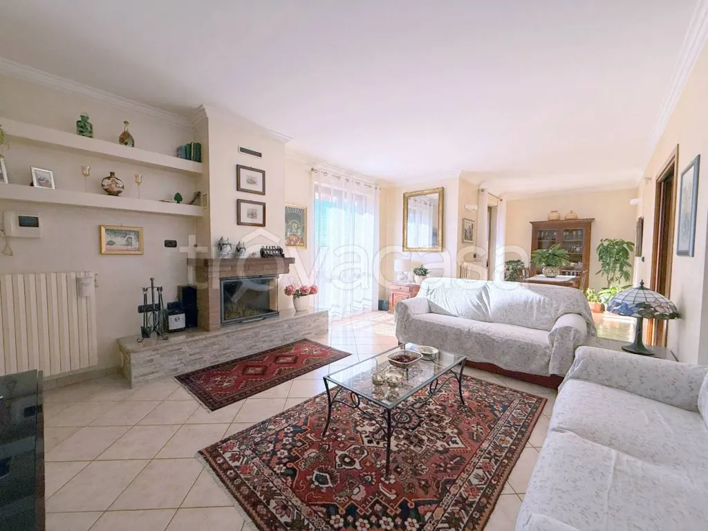 Elutuba - Two-Level Apartment with Terraces in Rivalta di Torino