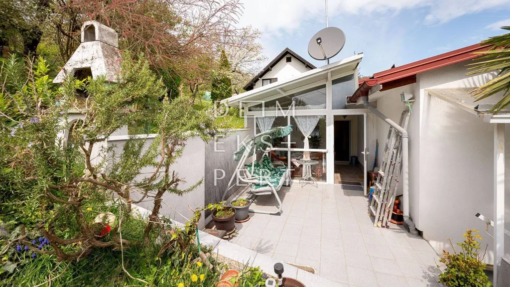 Jardin - Family House with Garden in Šimunčevec, Sesvete