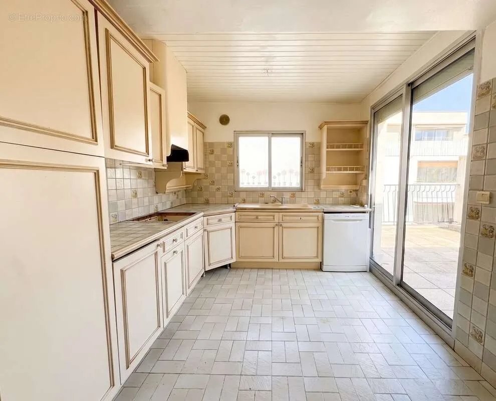 Cuisine - Appartement Traversant avec Vue Mont Saint-Clair à Sète