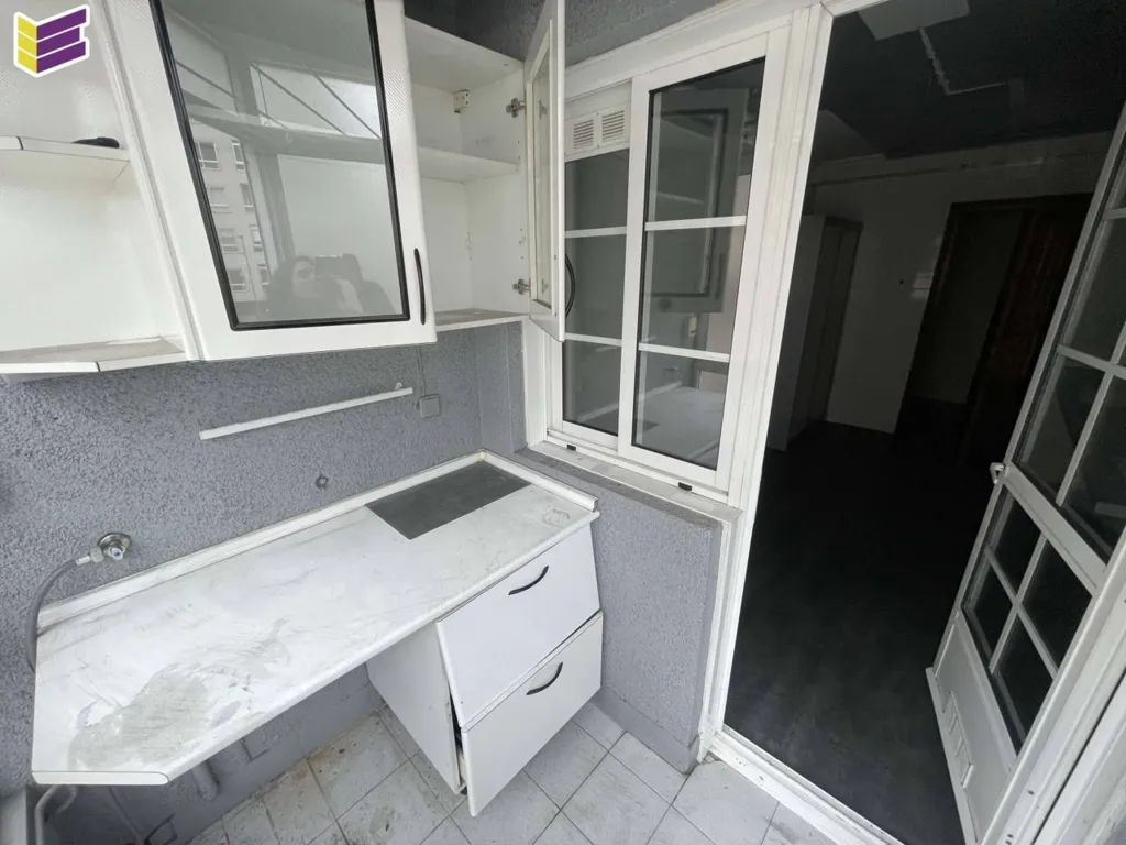 Cuisine - Apartment with Large Windows in Vigo