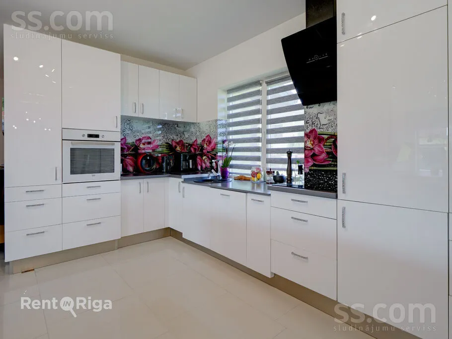 Cucina - Modern House with Spa in Dzidriņas