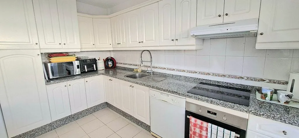 Köök - Semi-Detached Villa with Pool in Chayofa