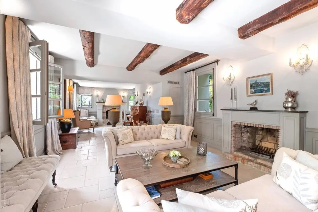 Living Room - Luxury Villa with Heated Pool in Cap d'Antibes