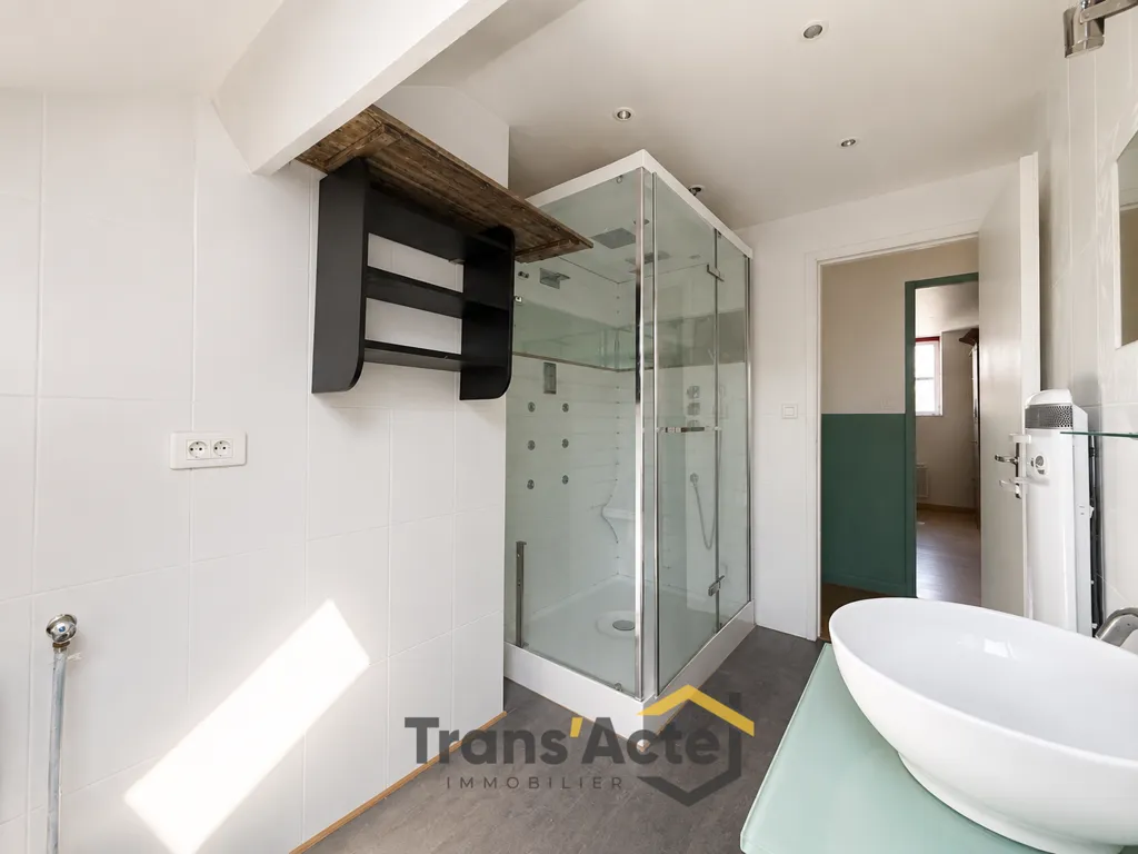 Vannitoad - Charming 3-Piece Apartment in Arras