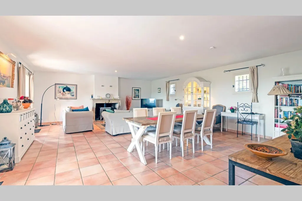 Sala da pranzo - Provençal Villa with Panoramic View near Saint-Tropez