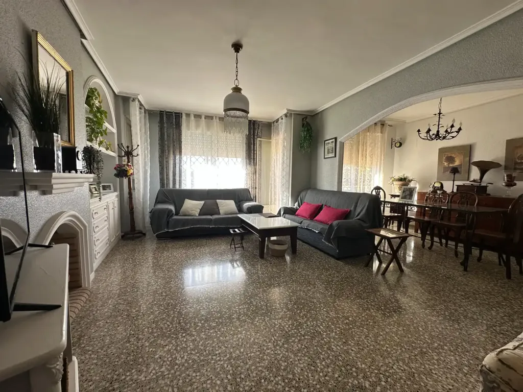 Elutuba - Apartment with Balcony in Centre Històric-La Vila