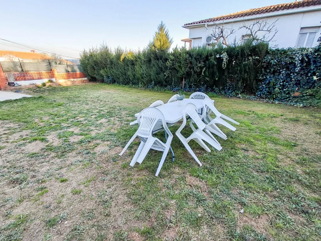 Aed - Urban Plot with Small Building in Esparreguera