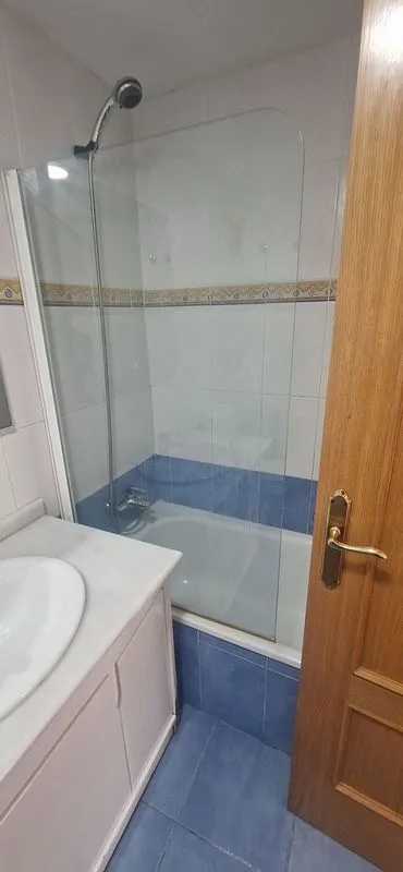 Salles de bain - Furnished Flat with Balcony in Valencia