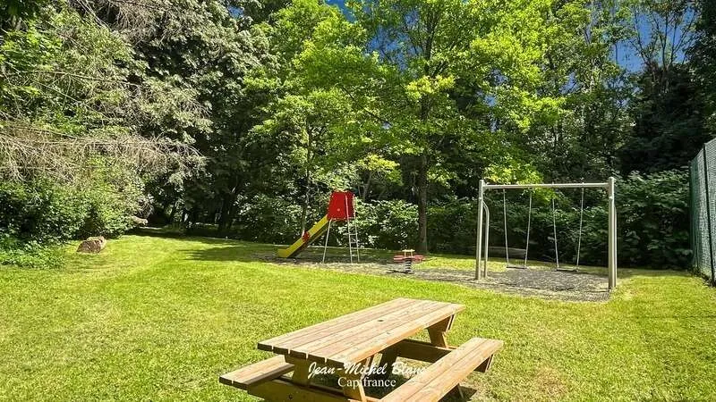 Aed - Family Flat with Park in Écully