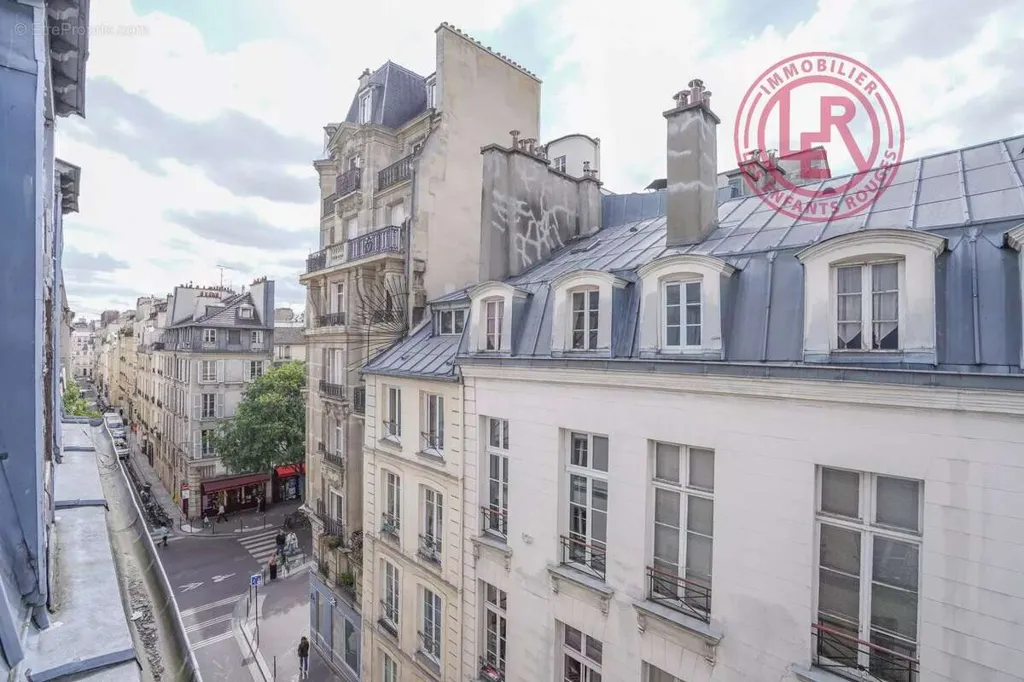 Balcon - Appartement 2 Pièces avec Vue Dégagée au Marais
