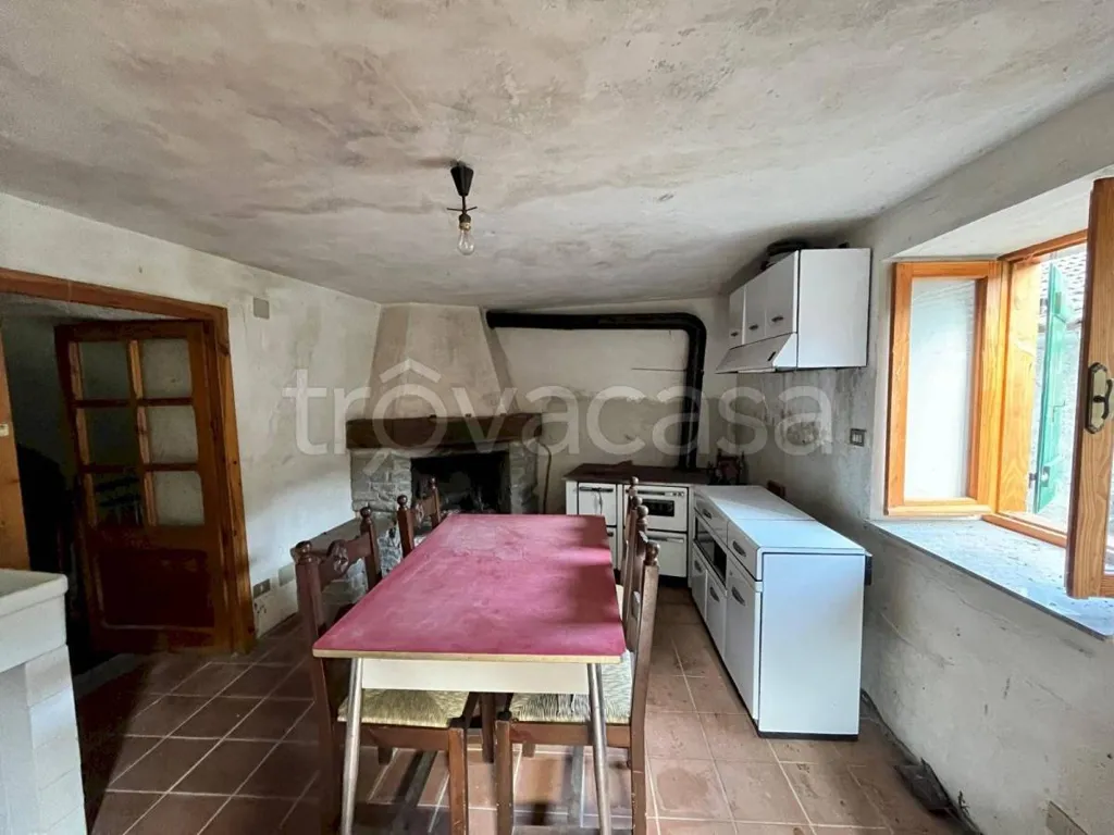 Söögituba - Rustic House with Garden in Frassino