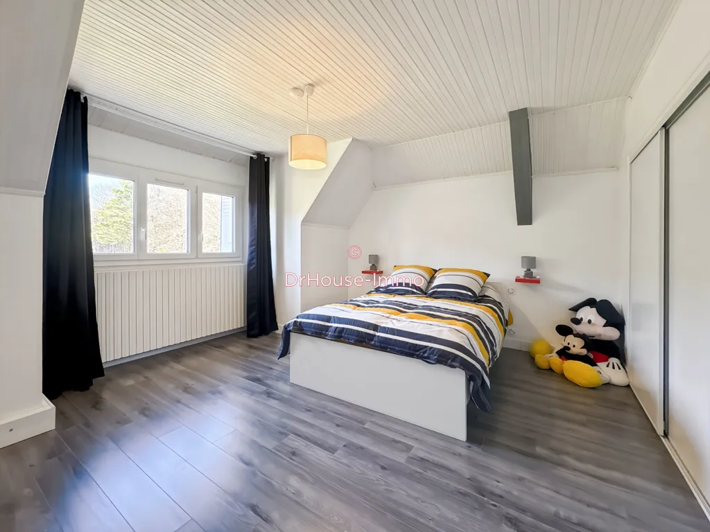 Chambres - Maison Familiale avec Piscine à Changé