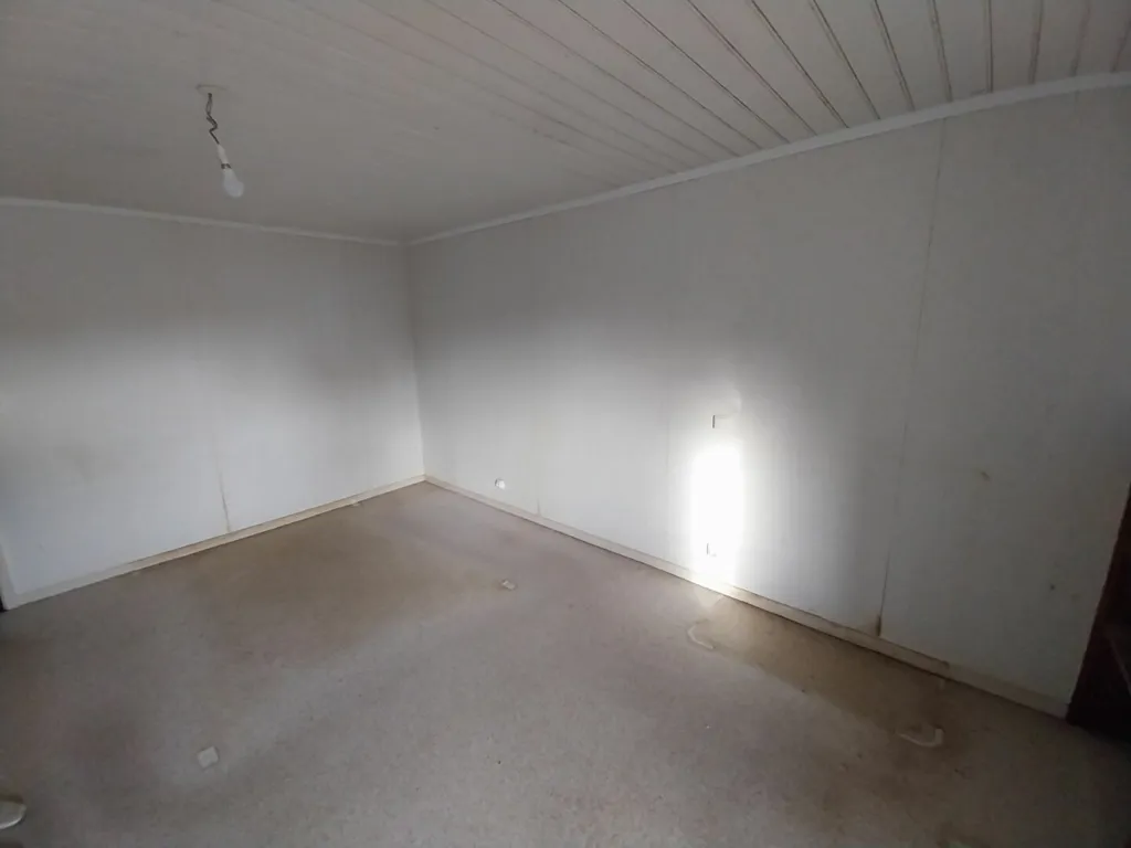 Pièces - Maison en Centre-Ville avec Garage à Mauron