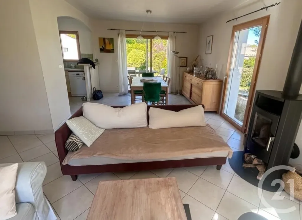 Séjour - Maison de 4 Pièces avec Terrasse et Terrain à Pornic