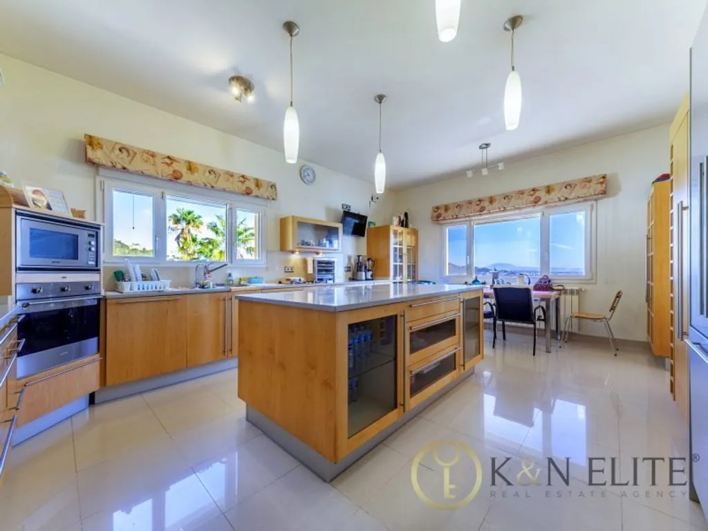 Kitchen - Luxury Villa with Sea Views in Calpe