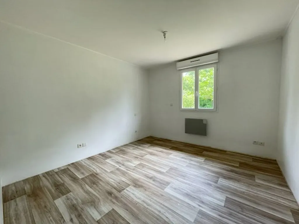 Pièces - Maison à la Campagne avec Jardin Clos