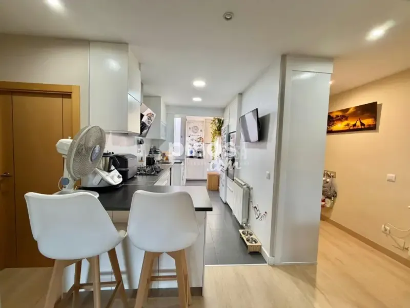 Cuisine - Renovated Flat with Air Conditioning in Coslada