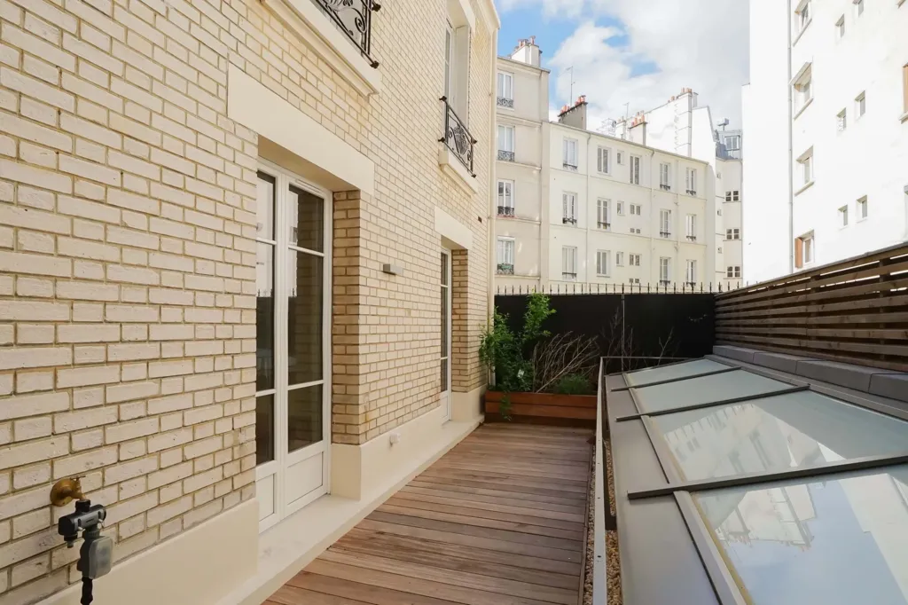 Terrazza - Renovated 2-Bed Flat with Terraces in Paris 75017