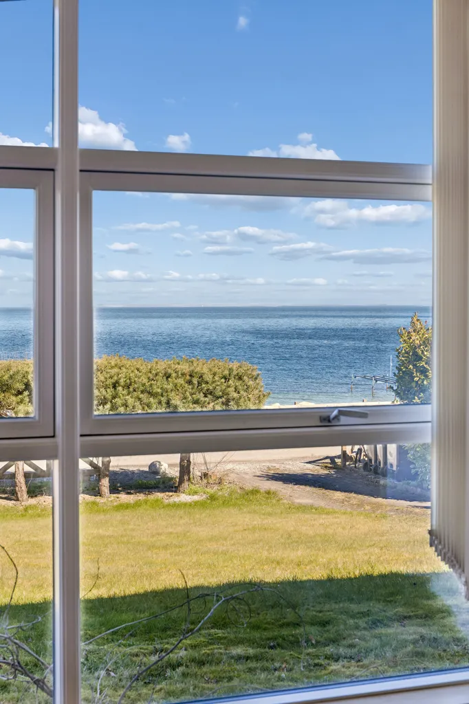 Pièces - Holiday Home with Private Beach in Køge