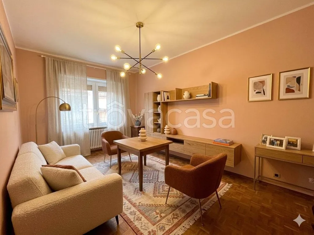 Séjour - Bright Apartment with Balcony in Pinerolo