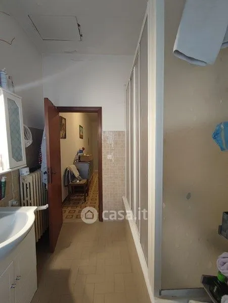 Salles de bain - Three-Storey House with Garden in Bondeno