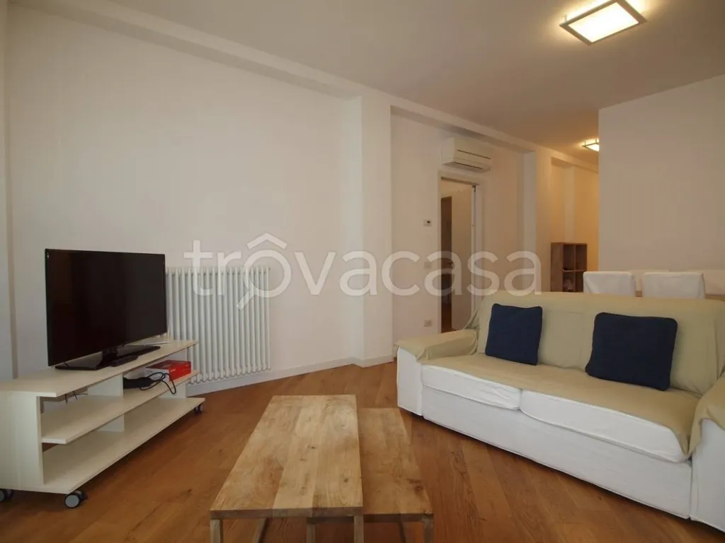 Elutuba - Fully Furnished Flat in Central Varese