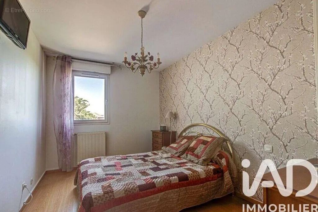 Camere da letto - 4-Piece Flat with West Terrace in Provinces Centre