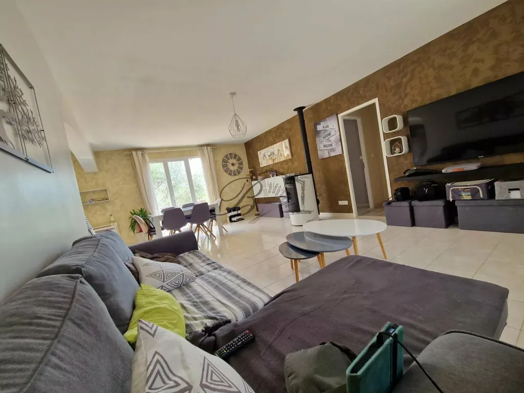 Elutuba - Semi-detached Villa with Pool in La Motte-d’Aigues