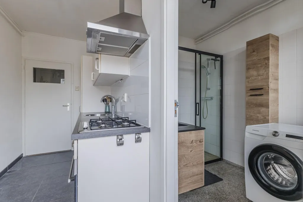 Pesuköök - Portiekflat with Zuidas View in Amsterdam