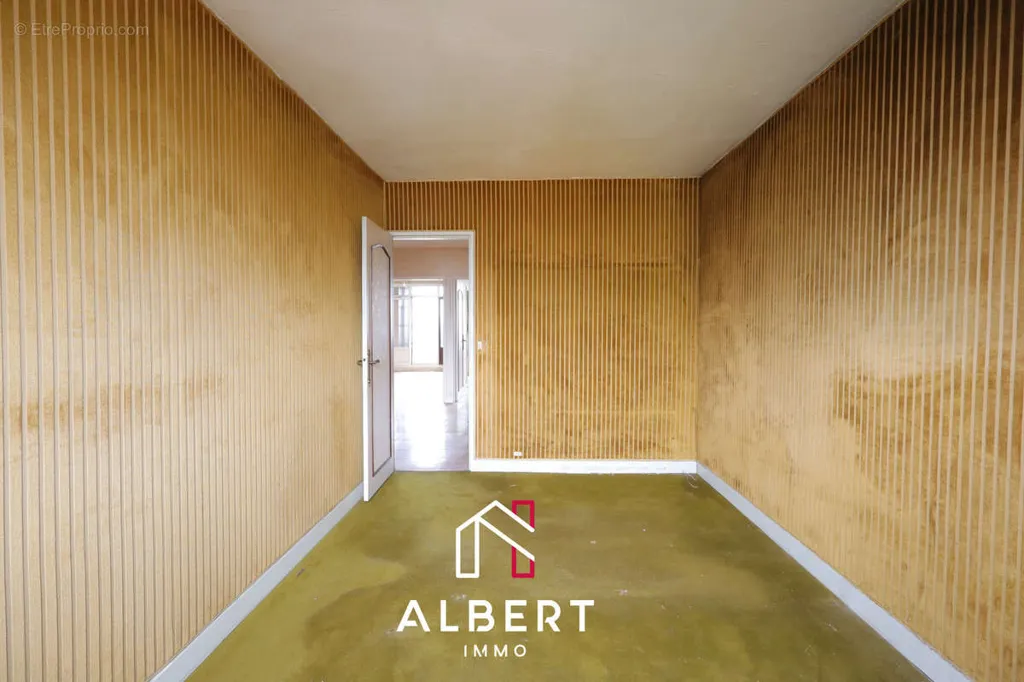 Toad - Apartment with Balcony and Parking in Les Lilas