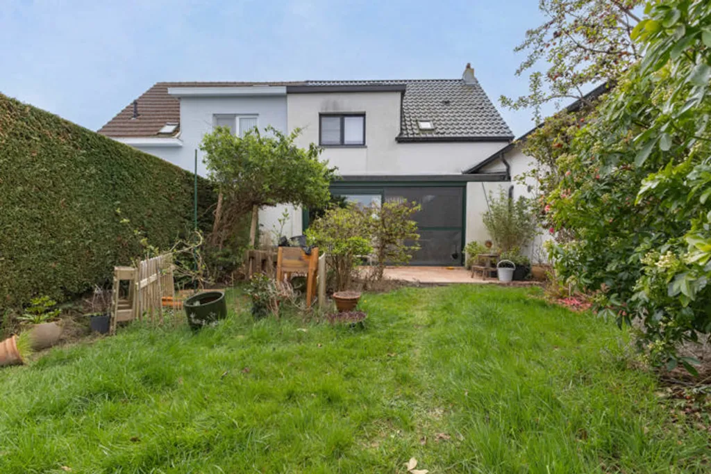 Garden - House with Large Loft in Well-located Area