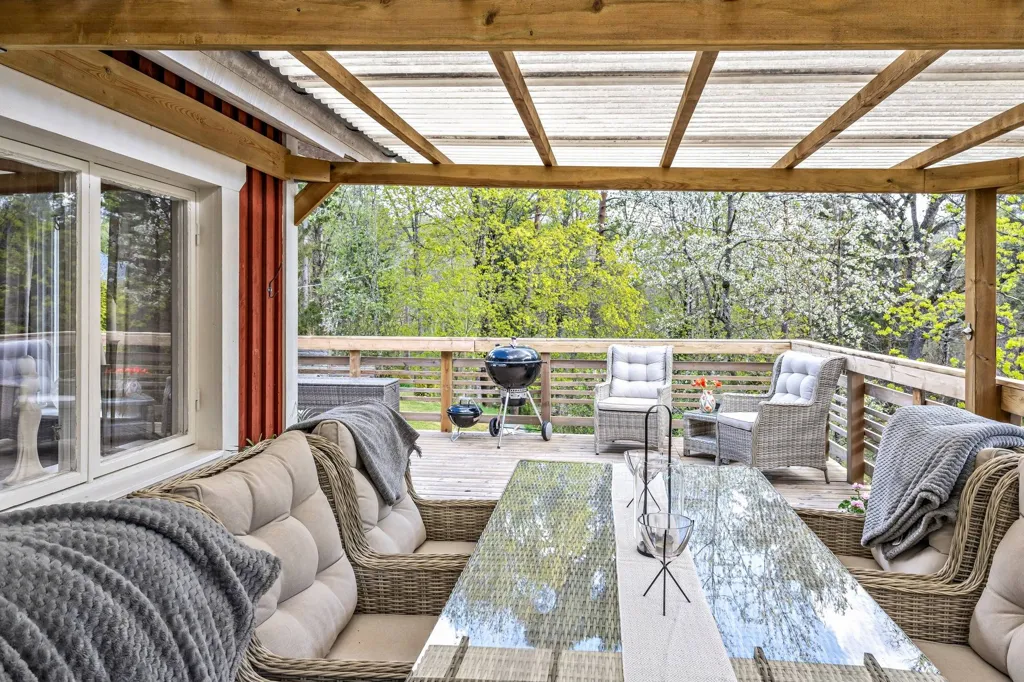 Terrass - Charming Cottage with Garden in Norrköping
