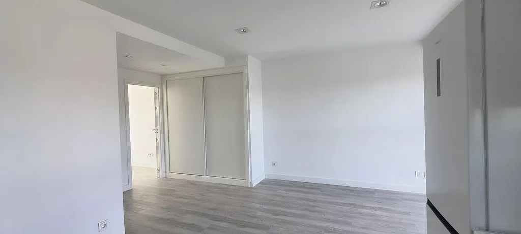 Rooms - Studio with Air Conditioning in Majadahonda Centre
