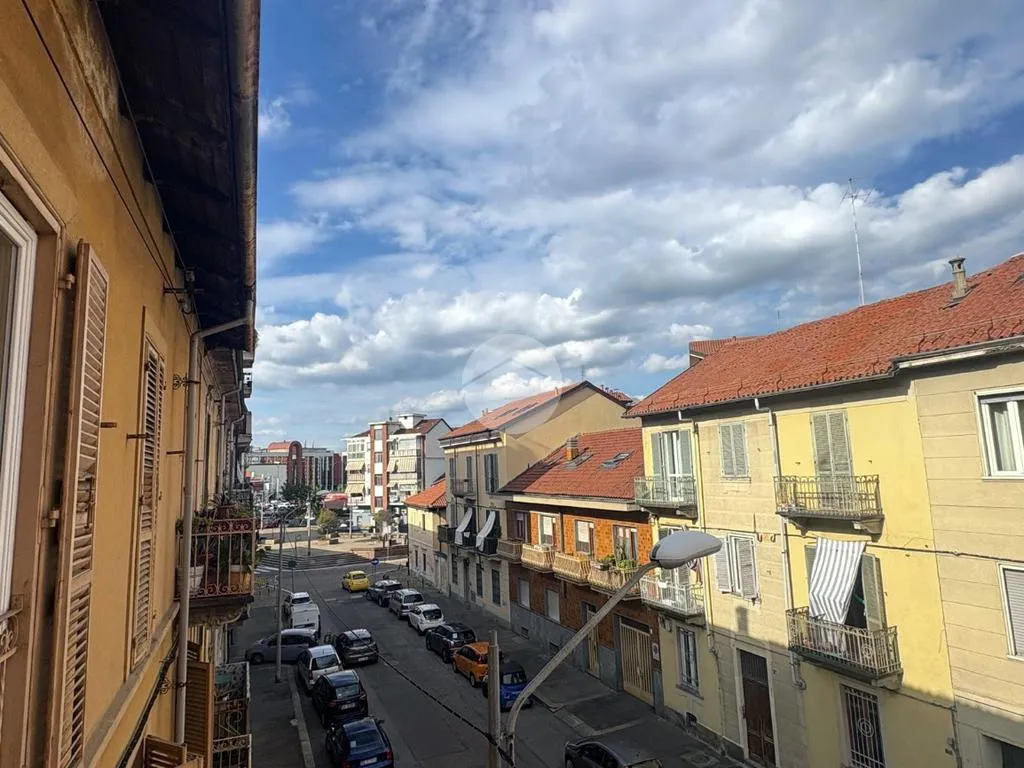 Välivaade - Rustic-Style Apartment with Balcony in Torino