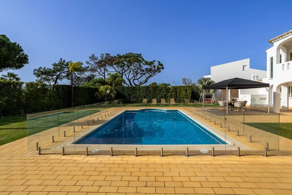 Bassein - Detached House with Pool in Vilamoura
