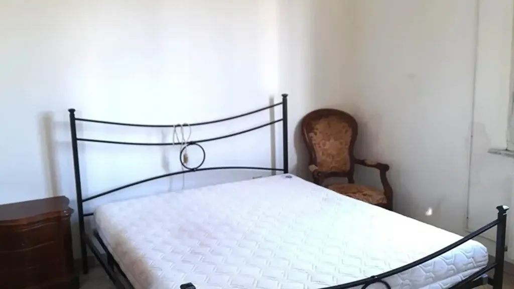 Chambres - Trilocale with Balcony in Parma