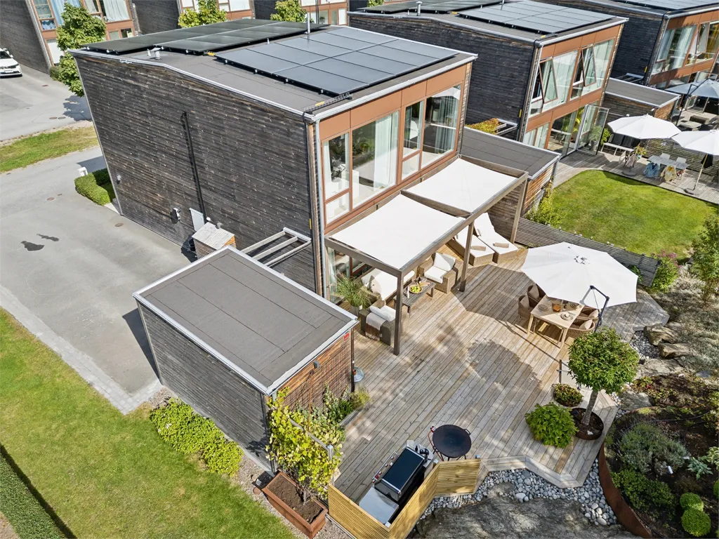 Õhuvaade - Modern Two-Storey Flat with Garden in Klinta