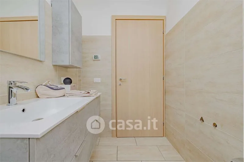 Salles de bain - Apartment with Garden and Valley View in Châtillon
